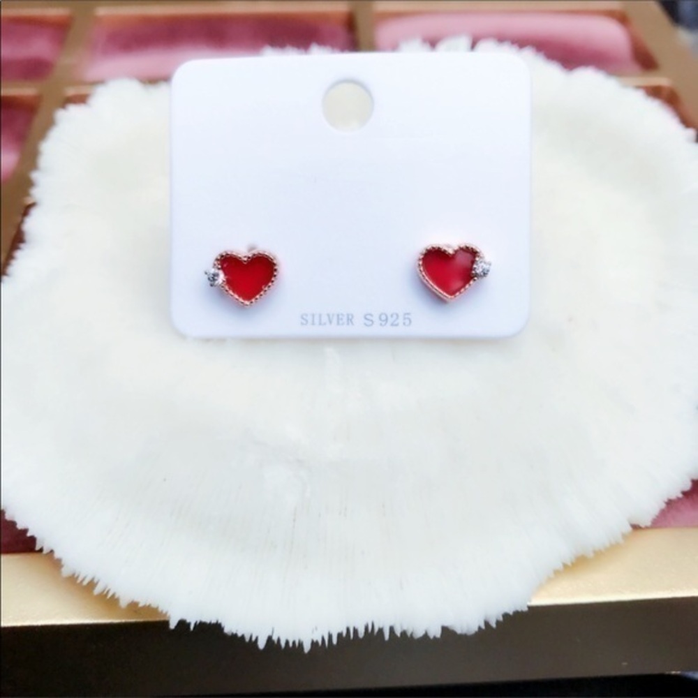 - 18k Gold Vermeil heart stud earrings